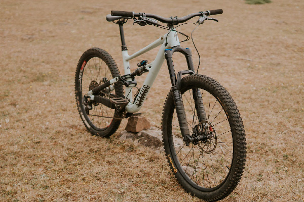 Fullsuspension Enduro Bike Specialized Comp
